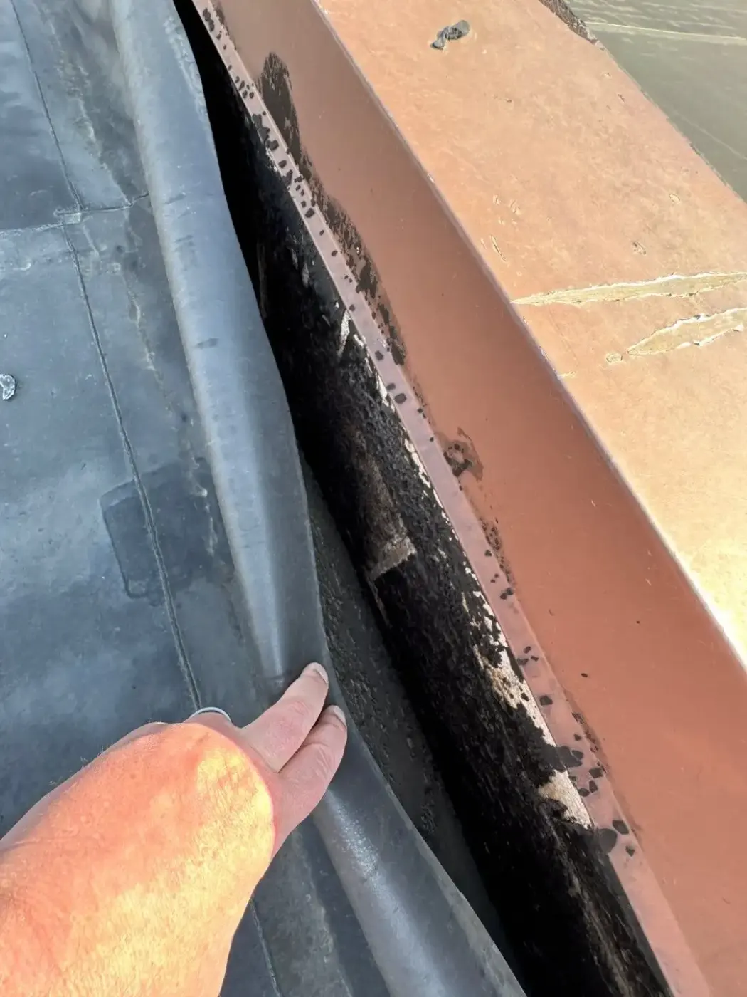Tarping and dry-in on a Wabash commercial roof